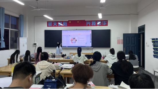 藝術學院第十三周主題班會簡訊